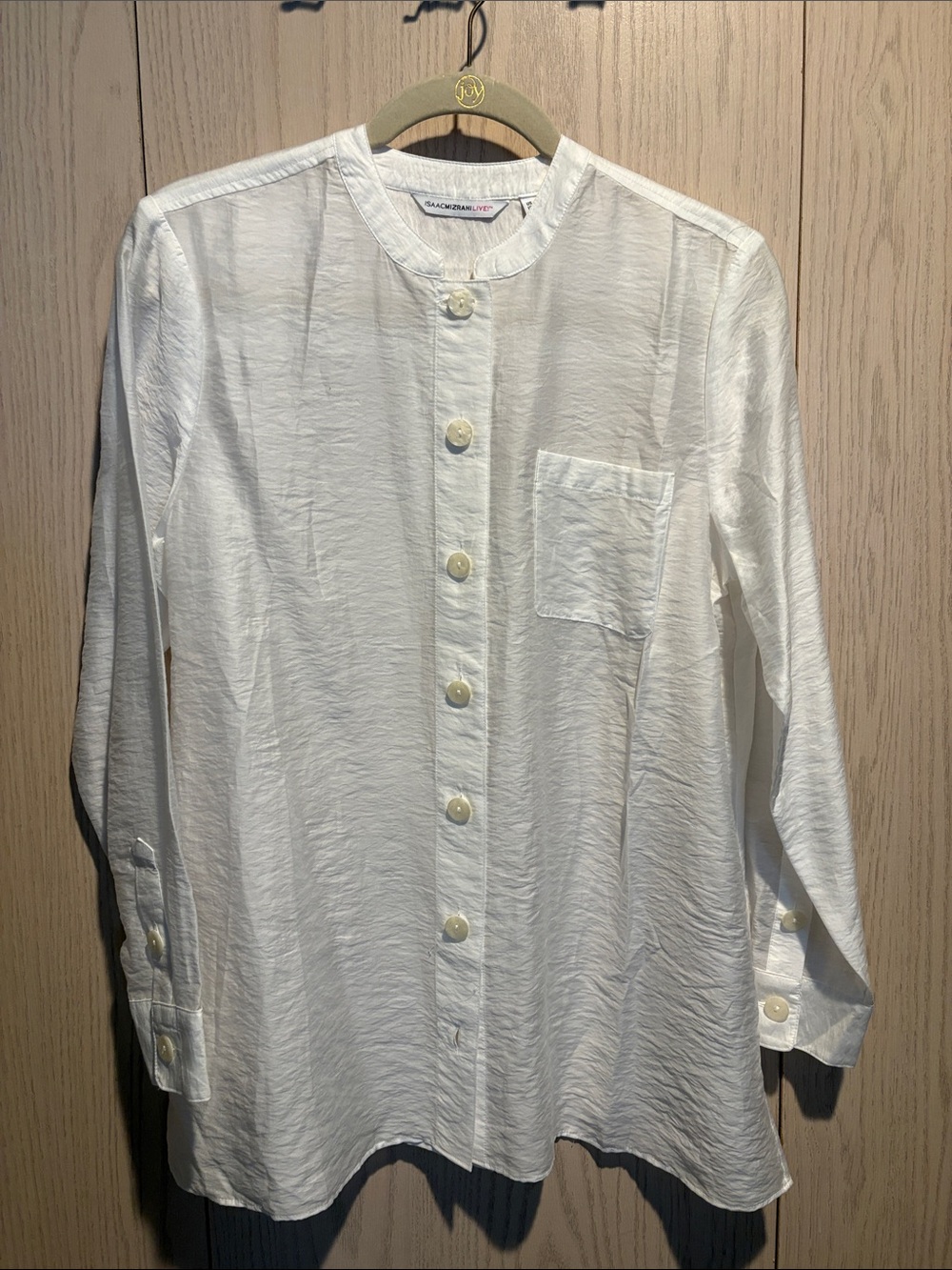 Isaac Mizrahi White Round-Neck Button Front Blouse.